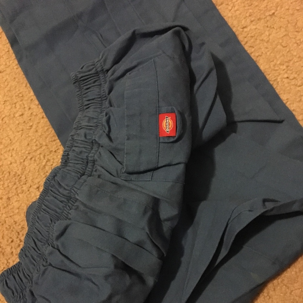 SCRUBS - Picture 2 of 2
